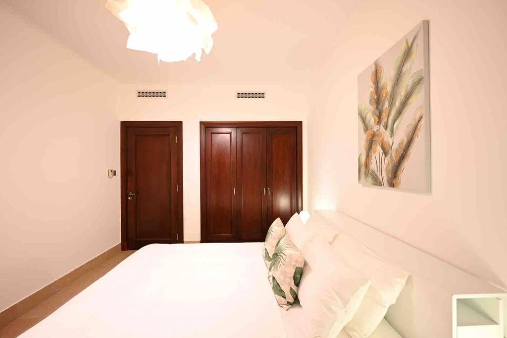Brand New Furniture . Close To Dubai Mall. Zewnętrze zdjęcie