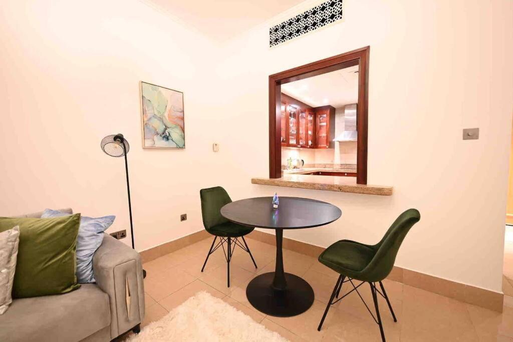 Brand New Furniture . Close To Dubai Mall. Zewnętrze zdjęcie