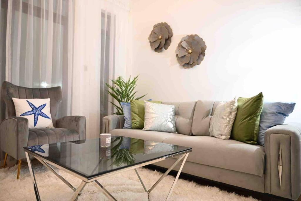 Brand New Furniture . Close To Dubai Mall. Zewnętrze zdjęcie
