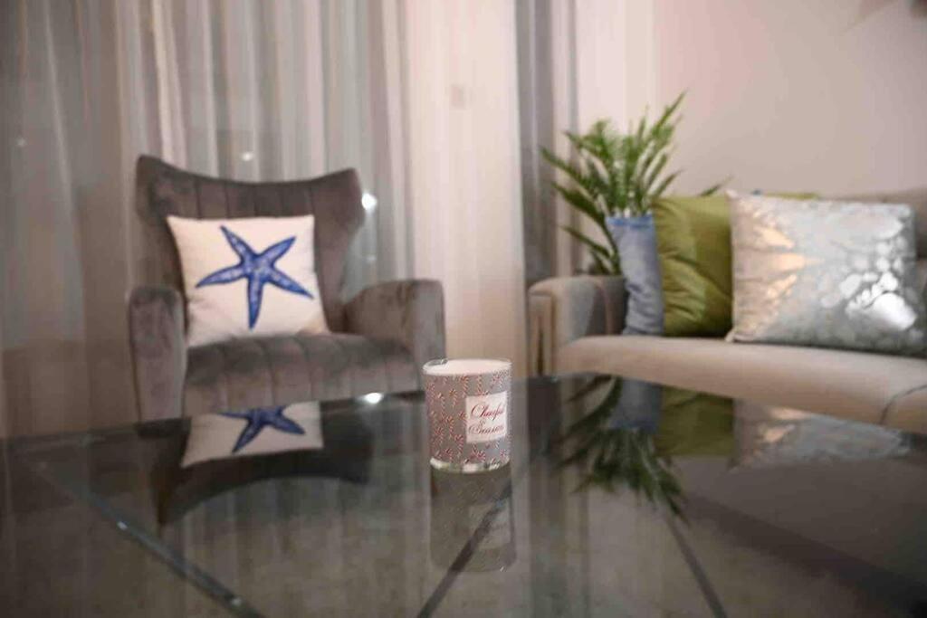 Brand New Furniture . Close To Dubai Mall. Zewnętrze zdjęcie